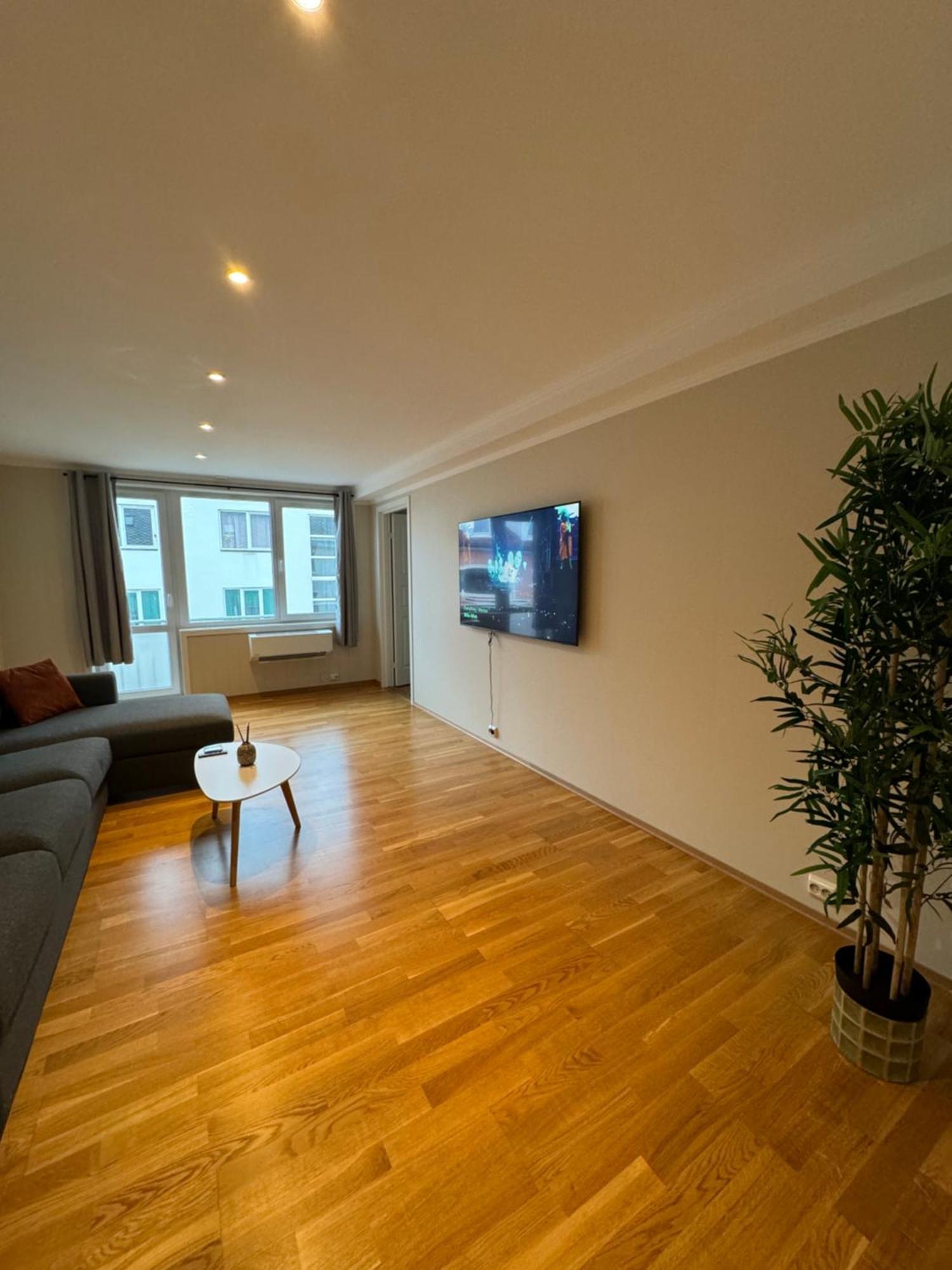 Charming 3-Bedroom Apartment In The Heart Of Кристиансун Екстериор снимка